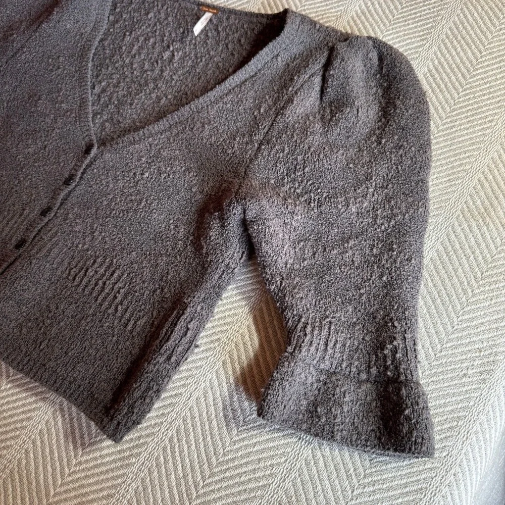 Free People Geo Floral Cardigan‎ Charcoal Grey Puff Sleeve Cropped Sweater Small